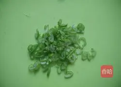 Illustration of how to make ham omelette 5