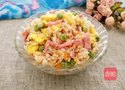 Illustration of how to make egg and bacon fried rice 8