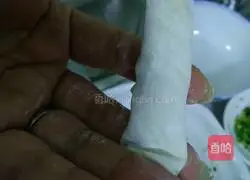 Illustration of how to make fried wontons 7