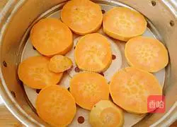 Illustration of how to make two-color hydrangea steamed buns 2