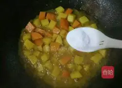 Illustration of how to make curry noodles 6