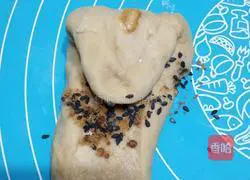 Illustration of how to make brown sugar steamed buns 11