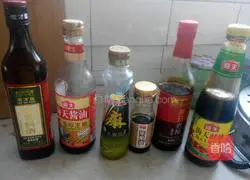 Illustration of how to make dumplings stuffed with pork and cabbage 1