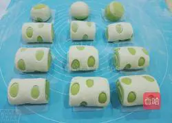 Illustration of how to make spinach steamed buns 6