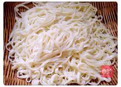 Illustration of how to make fried noodles with cabbage and shredded pork 6 