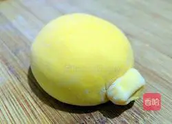 Illustration of how to make piggy pumpkin steamed buns 7