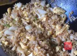 Illustration of how to make egg fried rice 7