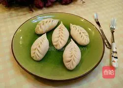 Illustration of how to wrap Liuye dumplings 1