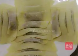 Illustration of how to make pot stickers and dumplings 6