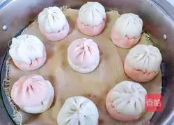 Illustration of making double-layered double-stuffed buns 19