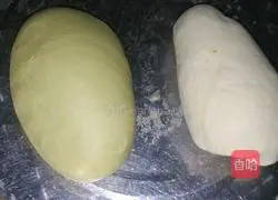 Illustration of how to make two-color steamed buns 1