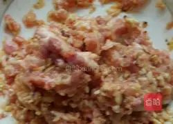 Illustration of how to make mushroom and pork dumplings 2