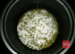 Illustration of how to make mung bean braised rice 5