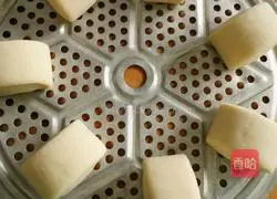 Illustration of how to make milk steamed buns 9