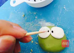 Illustration of how to make frog cartoon glutinous rice balls 9