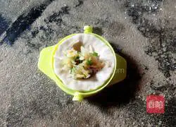 Illustration of how to make vegetarian dumplings 10