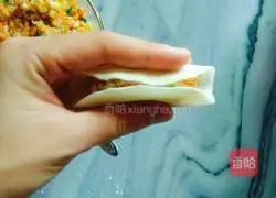 cabbage Illustration of how to make steamed dumplings with vegetarian filling 8