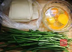 Illustration of how to make dumpling skin version of chive box 1