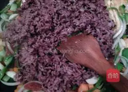 Recipe for colorful sausage fried rice Illustration 6