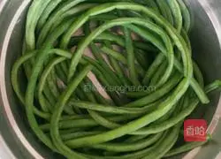 Illustration of how to make bean and meat dumplings 4