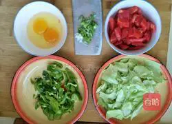 Illustration of how to make fried noodles with eggs 1