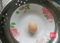 Illustration of how to make fried egg steamed bun slices 2