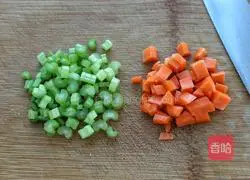 Illustration of how to make mixed vegetable, ham and egg fried rice 4