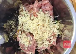 Illustration of how to make crispy wontons 2