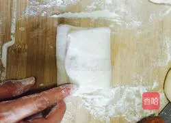 Thousand-layer hair Illustration of how to make noodle meat pie 8