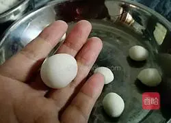 Illustration of how to make glutinous rice balls stuffed with red bean paste 11