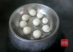 Illustration of how to make fried glutinous rice balls with brown sugar 2