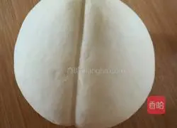 Illustration of how to make longevity peach with vegetable juice (flower buns) 7