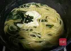 Illustration of how to make miso soup noodles 7