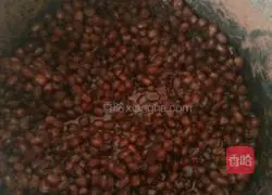 Illustration of how to make red bean steamed buns 1