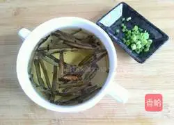 Illustration of how to make scallion oil noodles 6