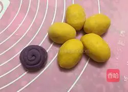 Illustration of how to make plum blossom steamed buns 7