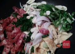 Colorful Sausage Fried Rice Illustration of how to do it 5