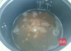 Illustration of how to make glutinous rice balls with peanut and mung bean paste 5