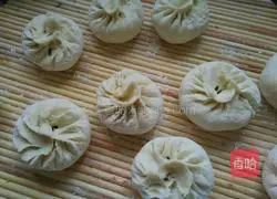 Illustration of how to make eggplant stuffed buns 5