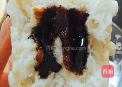 Illustration of how to make milky black sesame buns 8