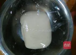 Illustration of how to make fried pork and cabbage dumplings 2