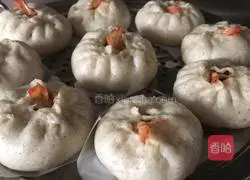 Illustration of how to make Phoenix Tail Buns 8