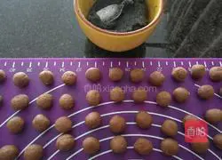 Illustration of how to make colorful glutinous rice balls 2