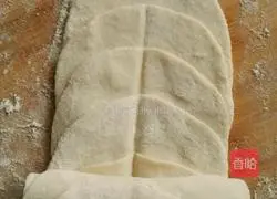 Illustration of how to make white rose milk-flavored steamed buns 8