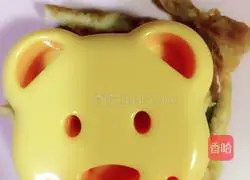 Illustration of how to make a bear sandwich 4