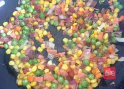 Illustration of how to make golden vegetable fried rice 5