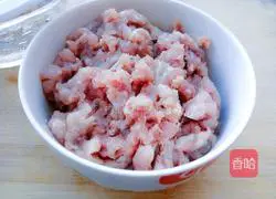 Illustration of how to make corn, carrot and pork dumplings 1