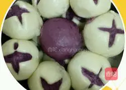Illustration of how to make purple potato blossom steamed buns 10