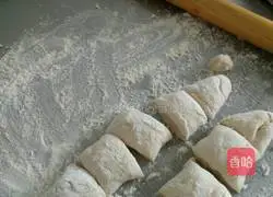 Illustration of how to make steamed buns 3