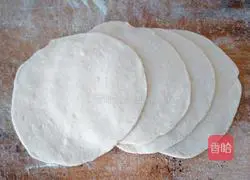 Illustration of how to make yeast pie 15